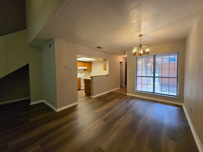 Building Photo - Rockwood Villas – 2BR/2BA Townhouse