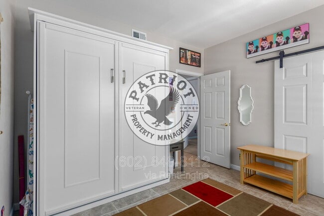 Building Photo - 9708 E Vía Linda