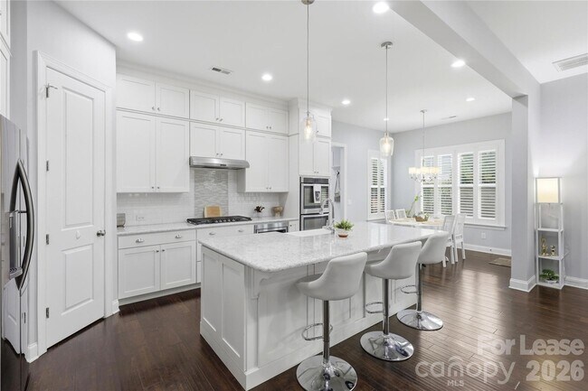 Building Photo - 5401 Meadowcroft Way