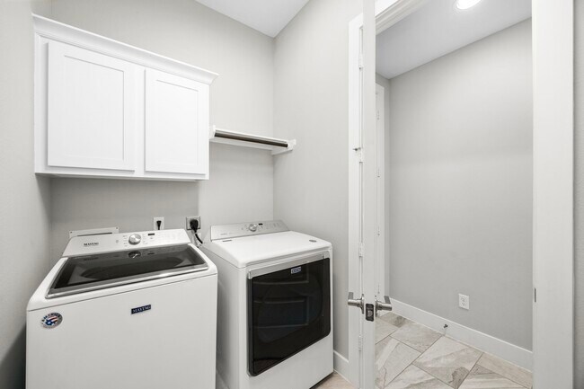 Building Photo - 13207 Terania Clf Trce
