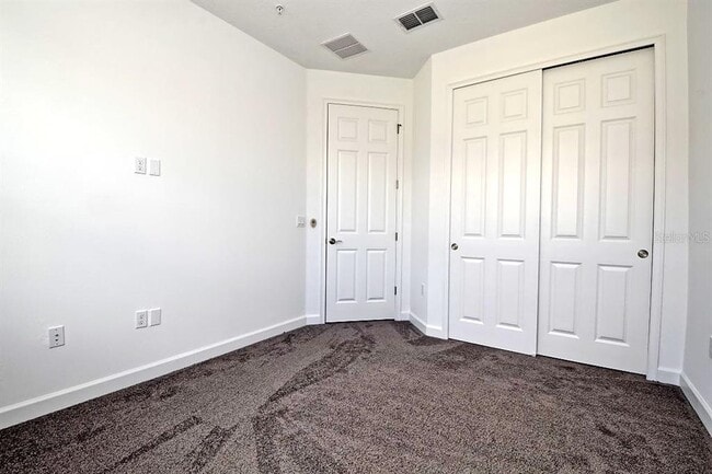 Building Photo - 1520 Lake George Dr