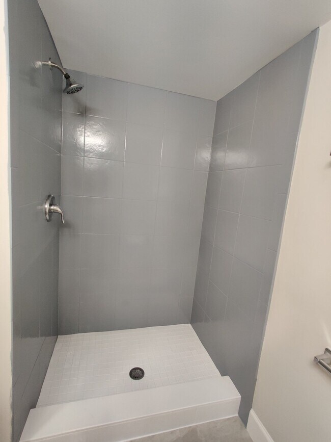 Building Photo - 8750 Royal Palm Blvd