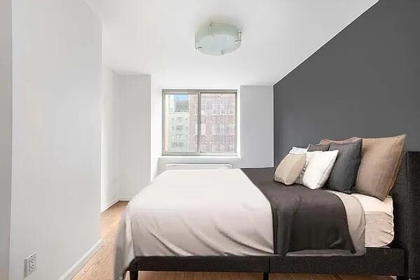 Building Photo - 520 W 23 St