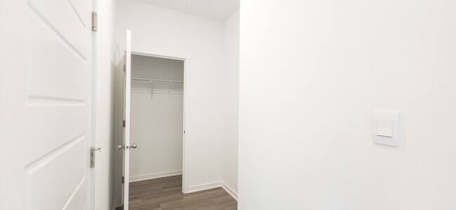 Building Photo - 4176 Viceroy St