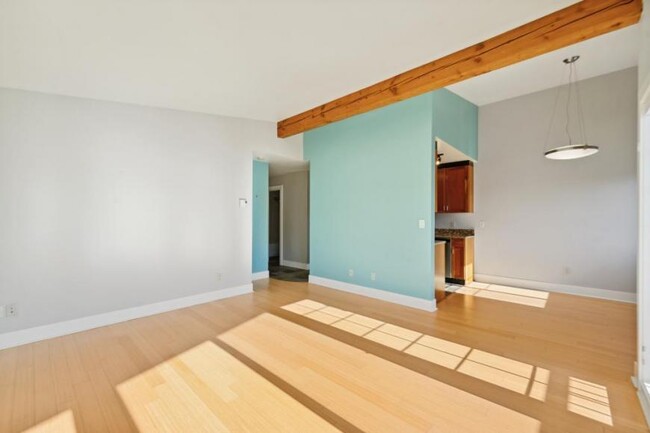 Building Photo - 1 bedroom in Seattle WA 98102