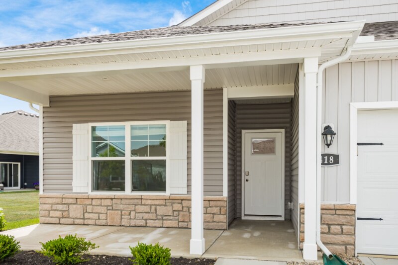 Building Photo - 418 Helena Dr