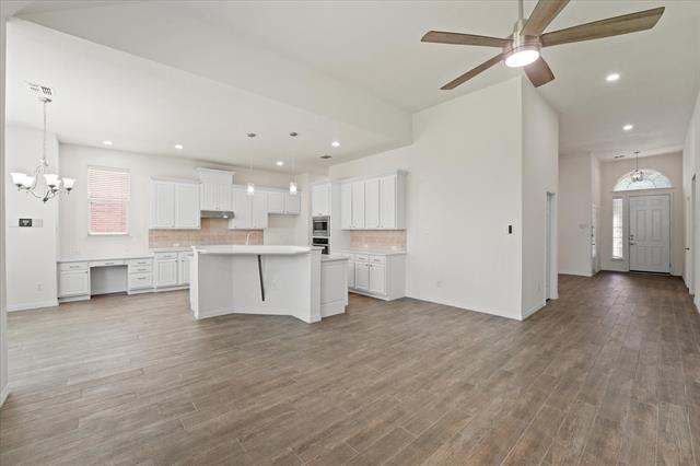 Building Photo - 8908 Red Oaks Dr