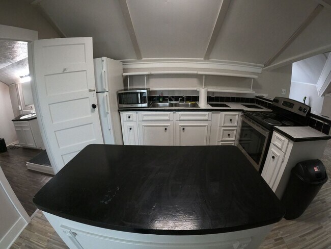 Building Photo - 15th Ave 2023**Raymer