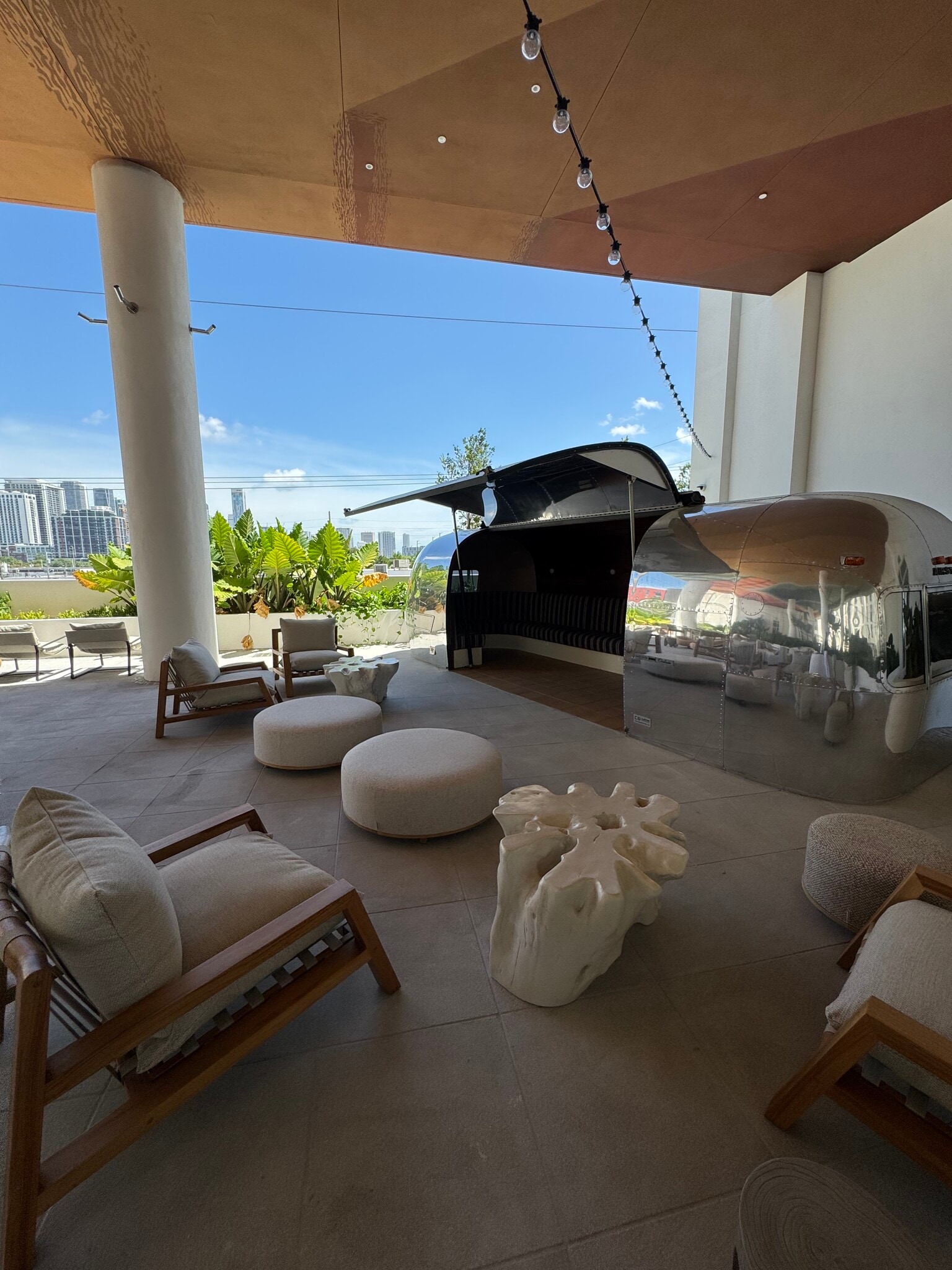 Building Photo - 264 NW 31st St