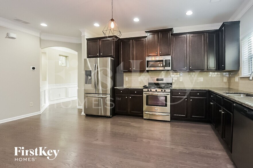 Building Photo - 100 Stone Manor Ct