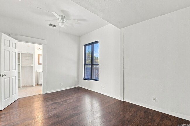 Building Photo - 262 E Southcross