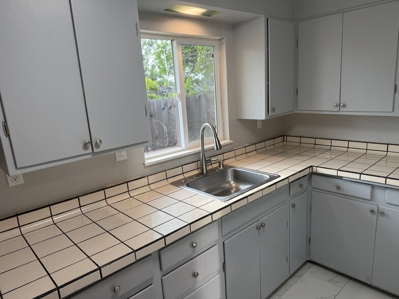 Building Photo - 1507 Jacobsen St