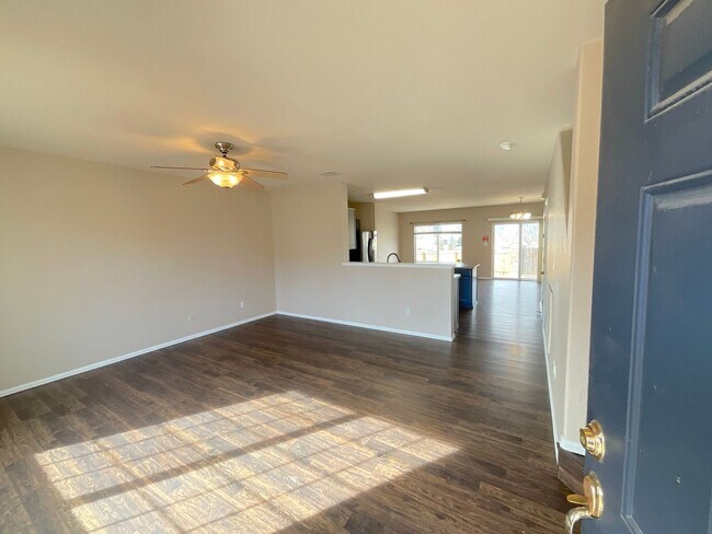 Building Photo - 3 Bedroom Home Available Near N Powers Blvd & Dublin Blvd!