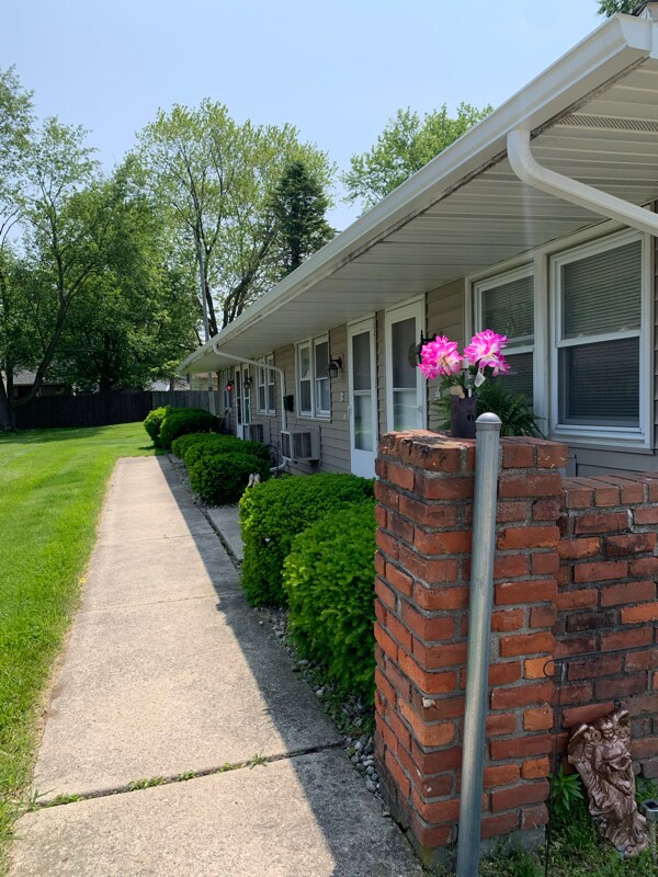 Primary Photo - 15118 Tally Ho Dr