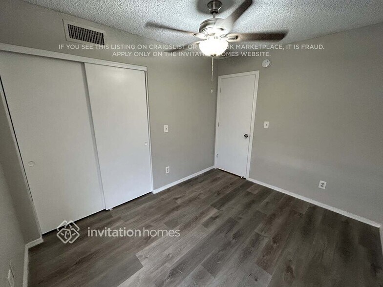 Building Photo - 7037 N 28th Dr