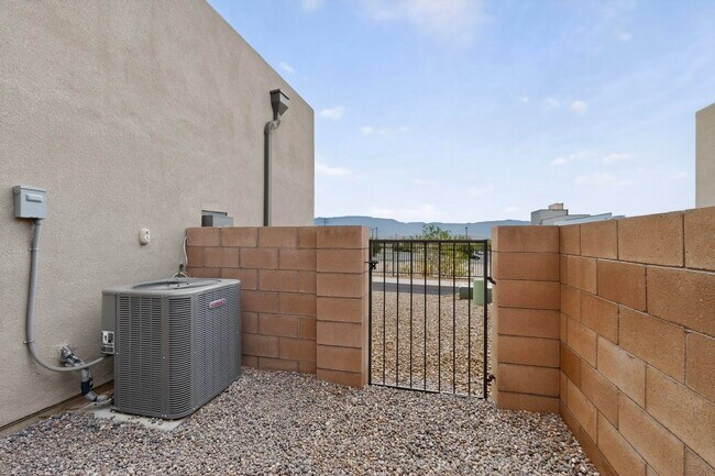 Building Photo - 6322 Vista del Bosque Dr