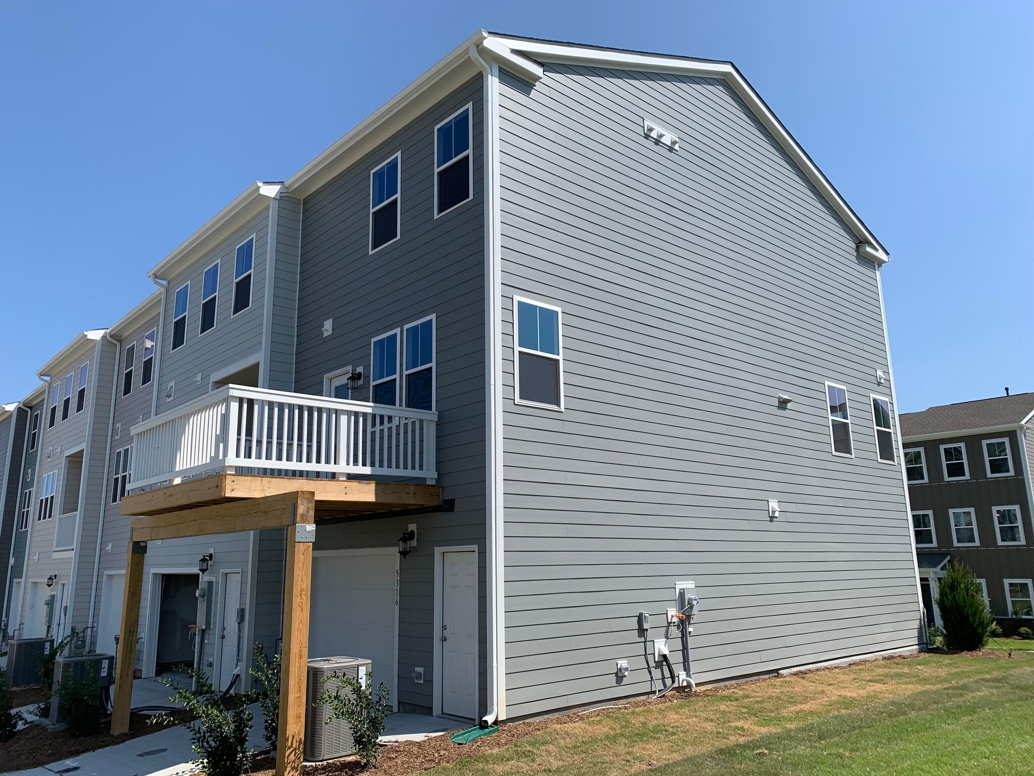 Building Photo - 5316 Daydream Dr