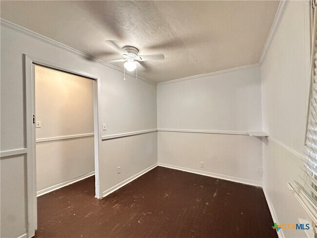 Building Photo - 950 Field St
