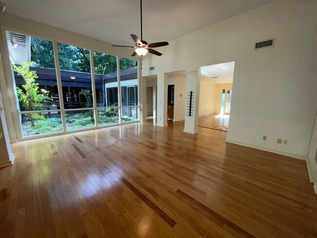 Building Photo - Mid-Century Modern Oasis on 5+ Acres – Pri...