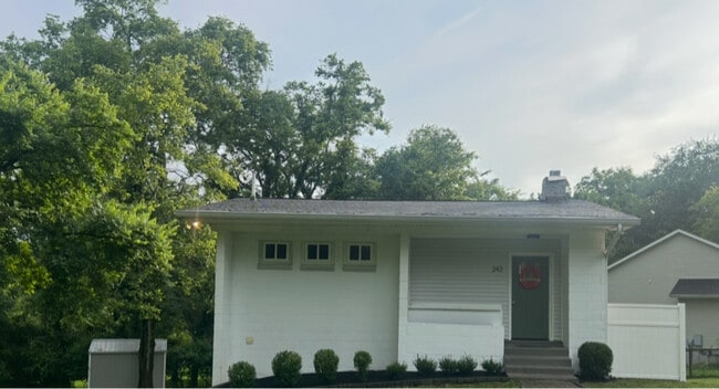 Building Photo - 243 Jones Ln