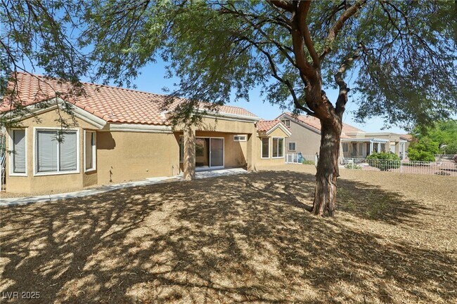 Building Photo - 2548 Tumble Brook Dr