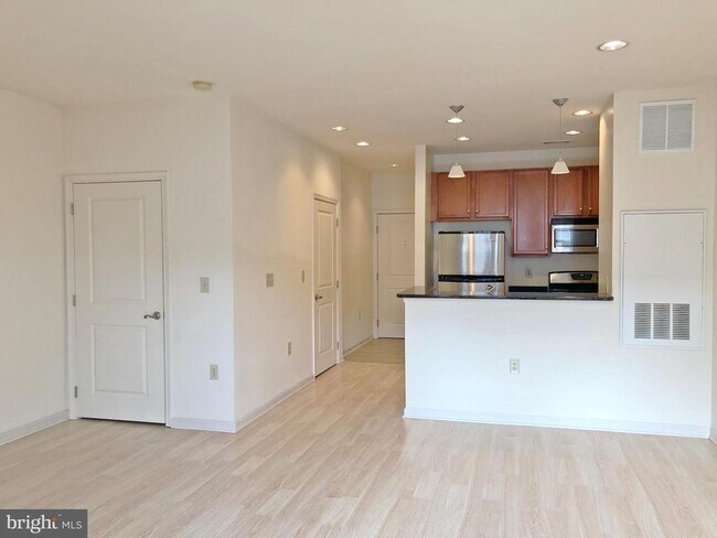 Building Photo - 2665 Prosperity Ave