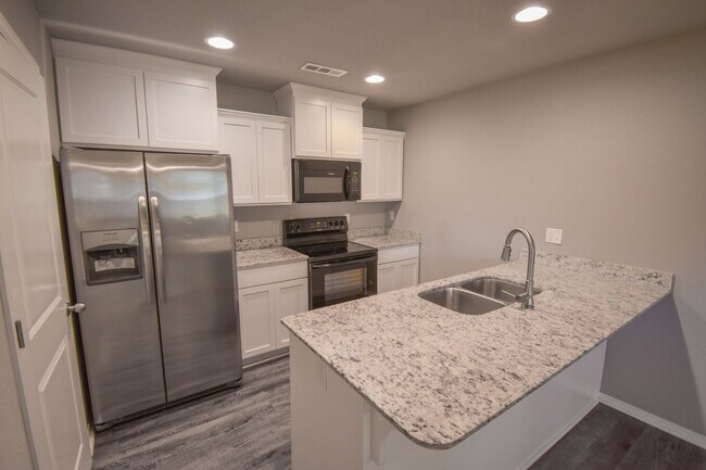 Building Photo - 820 Hindman Dr