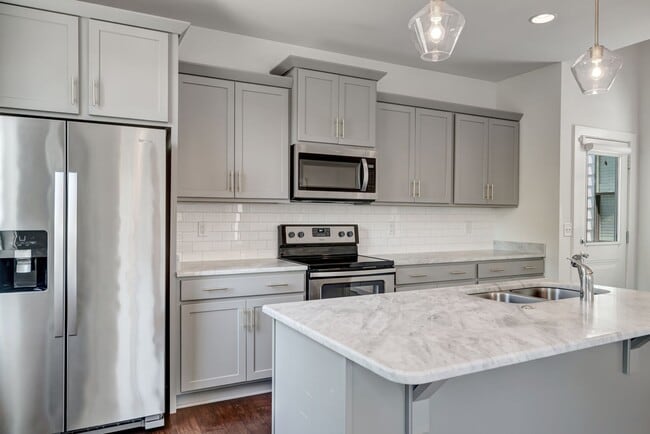 Building Photo - 798 Cottage Park Dr