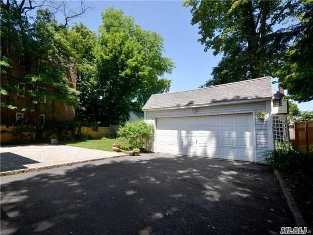 Building Photo - 25 Gaynor Ave