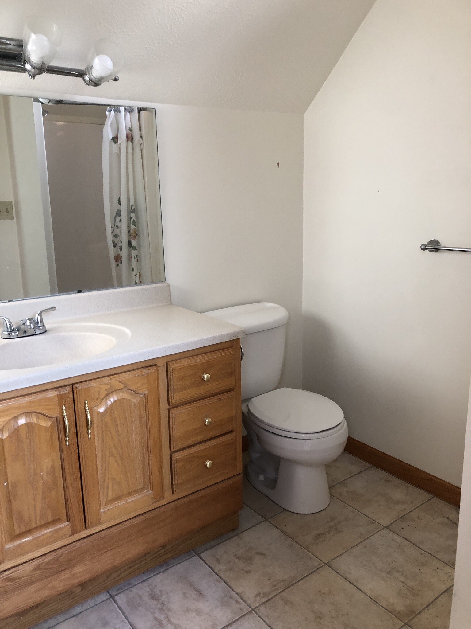 Building Photo - 106 Parade St