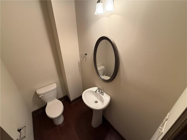 Building Photo - 1095 Township Cir