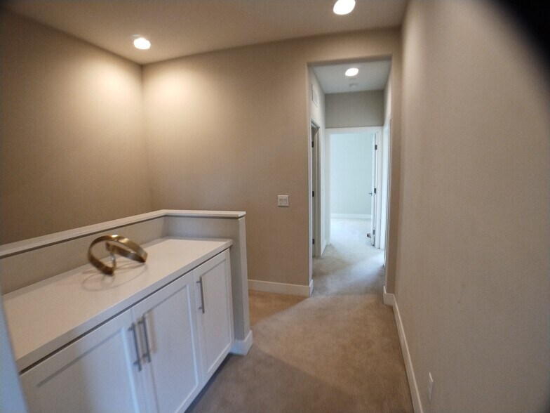 Building Photo - 139 W Live Oak Ave