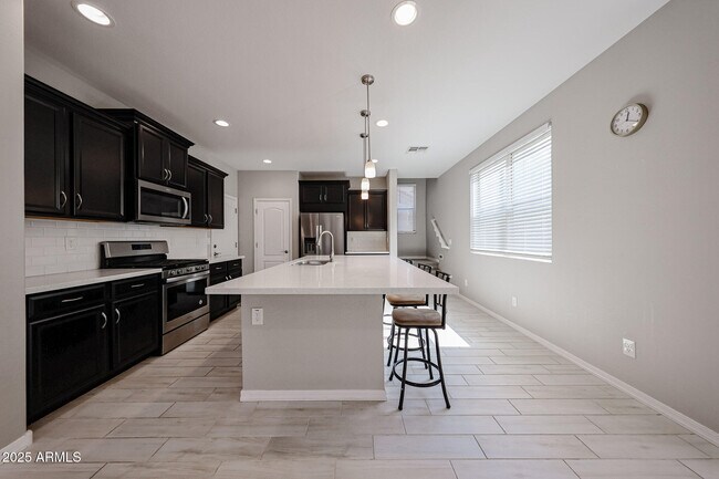 Building Photo - 3813 E Branham Ln