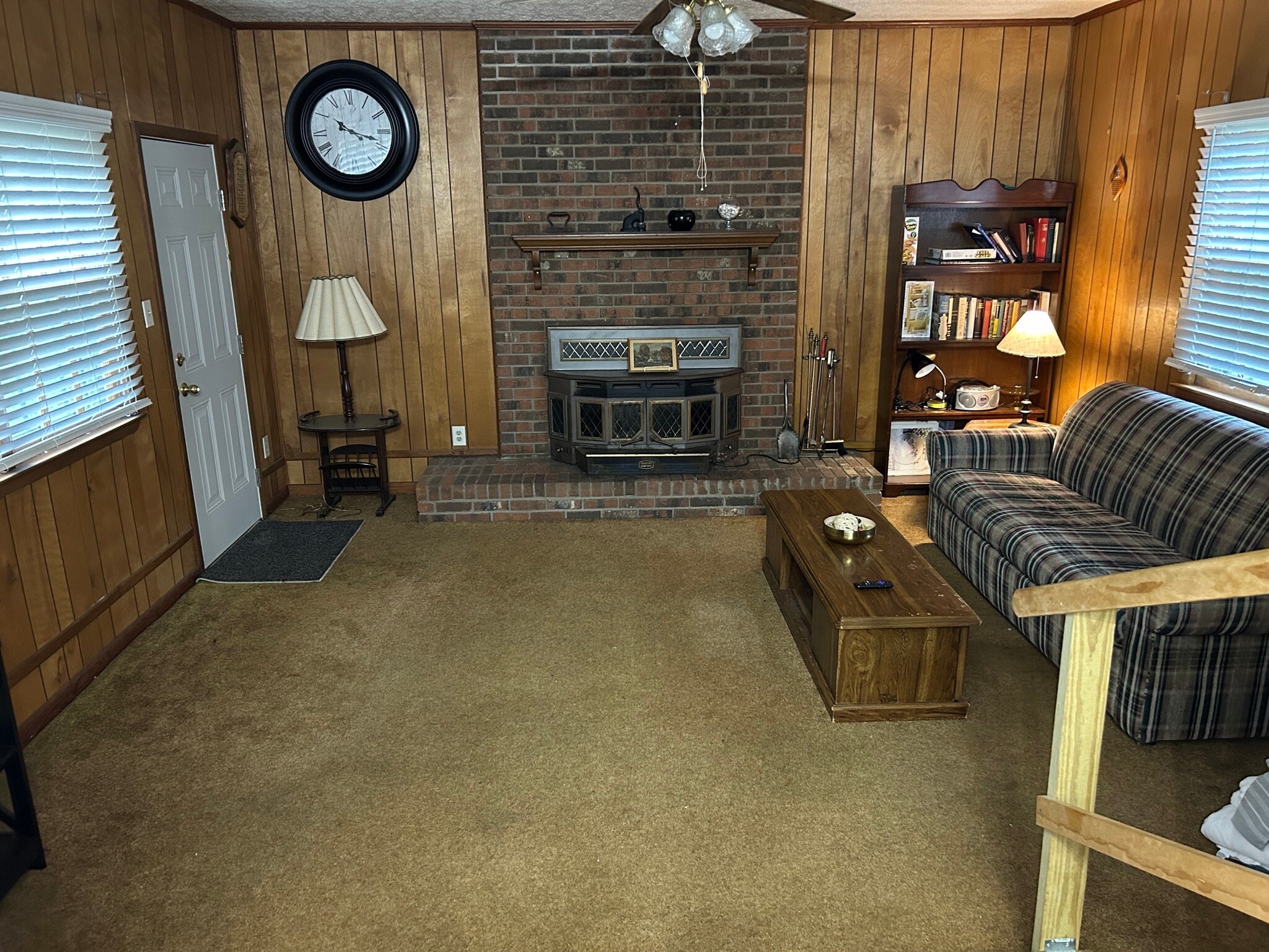 Den - 5318 Lowery Ct