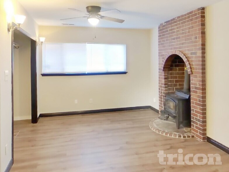 Building Photo - 1403 Cedar Ridge Ct