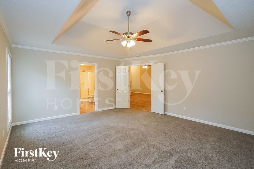 Building Photo - 339 Bayhill Dr