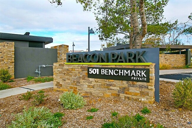 Building Photo - 227 Follyhatch