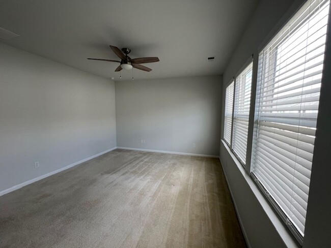 Building Photo - 3 Bedroom 2.5 Bath Townhouse In Marsh View...