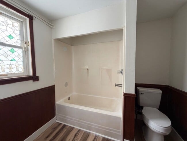 Building Photo - 2 Bed 1 Bath Single Family Home Available in Fairborn