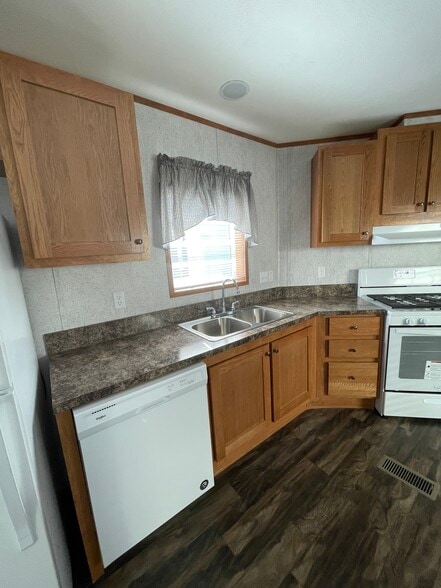 Building Photo - 7 Fidler Ct