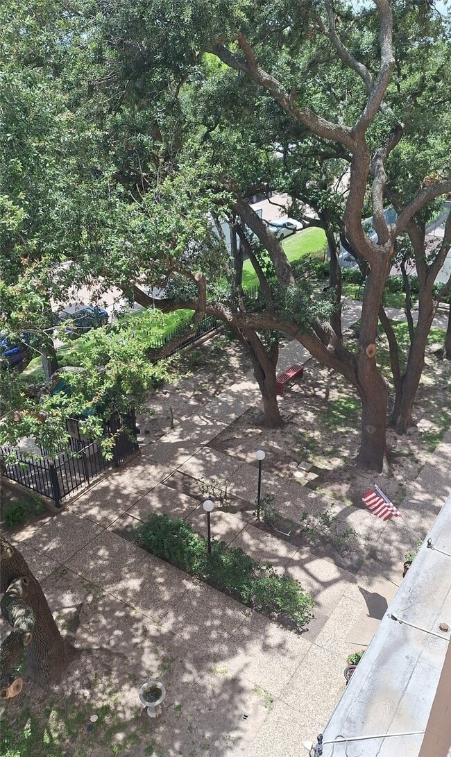 Building Photo - 7510 Hornwood Dr