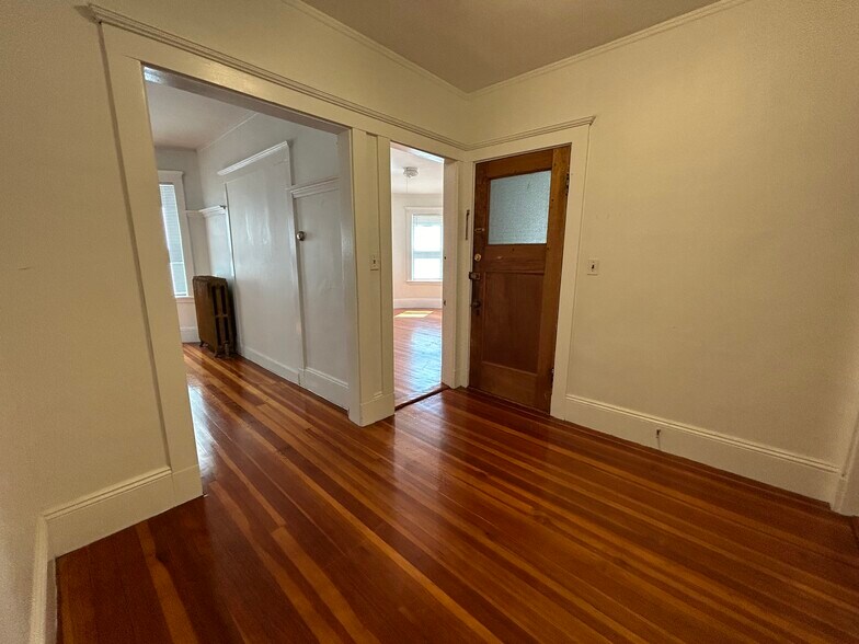 Building Photo - 39 Turner St