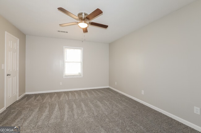 Building Photo - 2117 Tiffany Trail