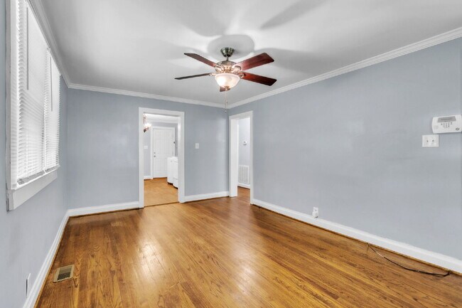 Building Photo - Cute Bungalow Style 2-Bedroom Haven with H...