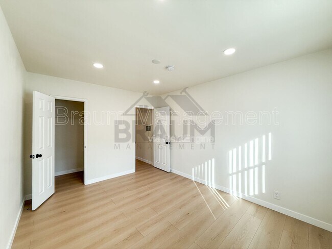 Building Photo - 7339 Woodman Ave