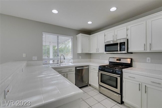 Building Photo - STUNNING 2 STORY HOME IN SUMMERLIN WITH POOL 89134