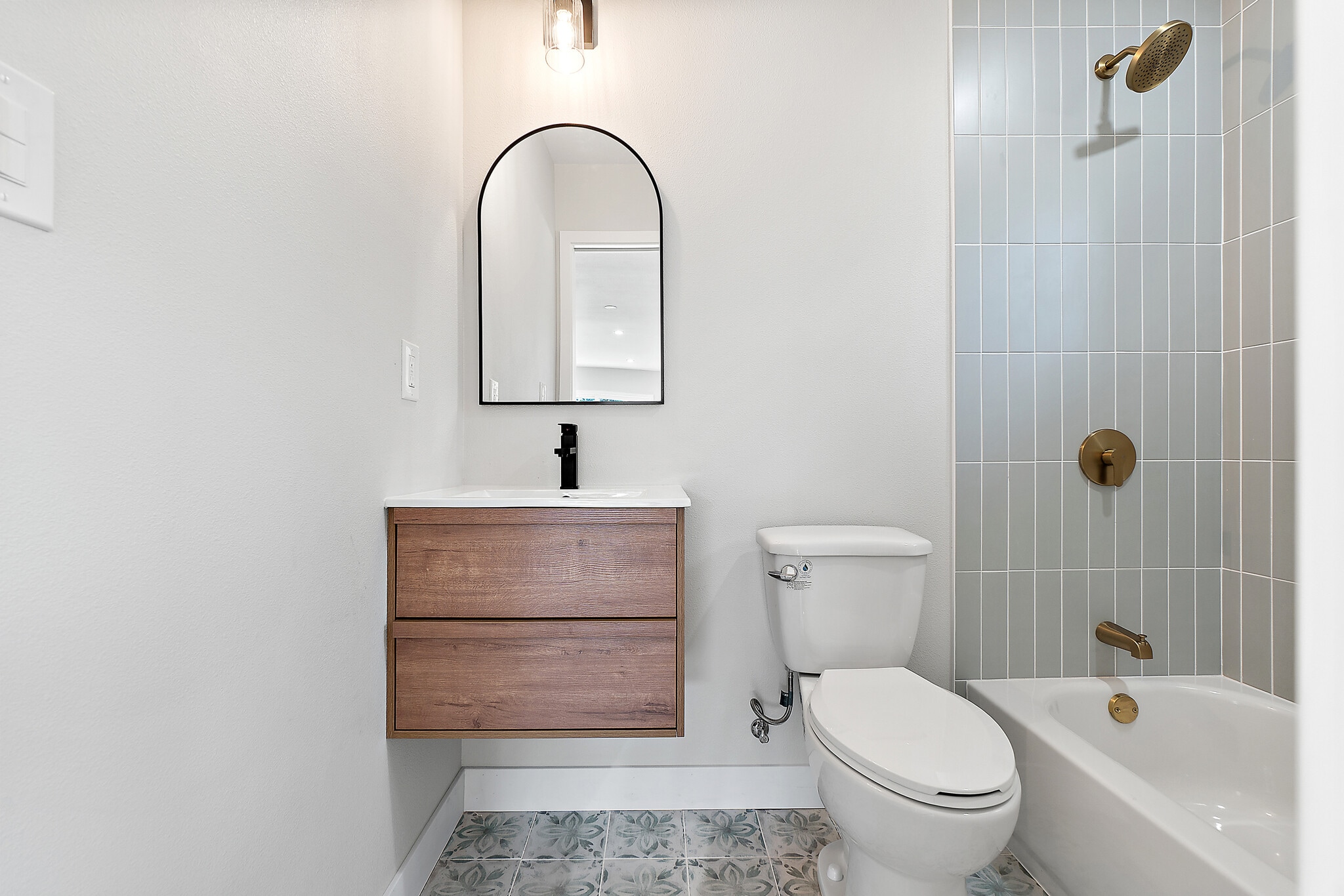 Building Photo - 2051 E Harding St