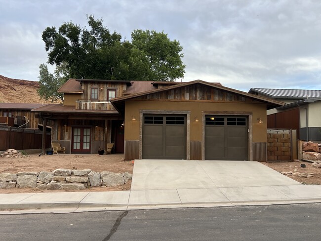 Building Photo - 1286 Dream Dr