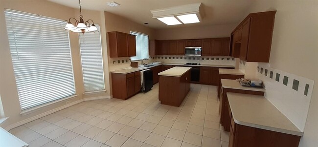 Building Photo - 4526 Julian Dr