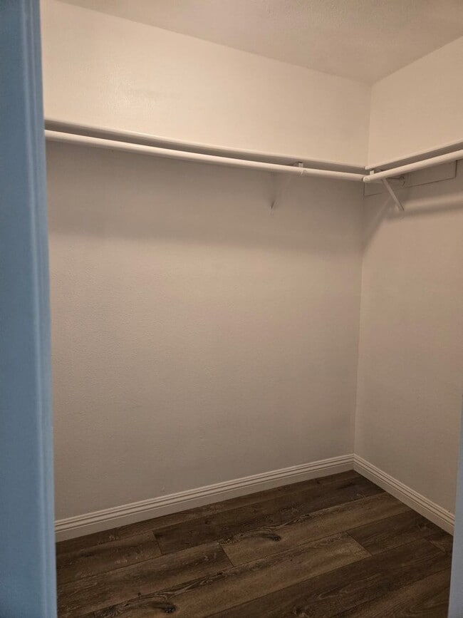 Building Photo - Chestnut